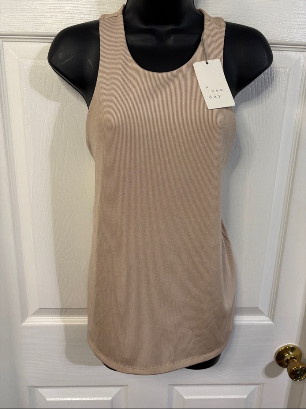 A New Day beige sleeveless tank top, size XL, NWT.